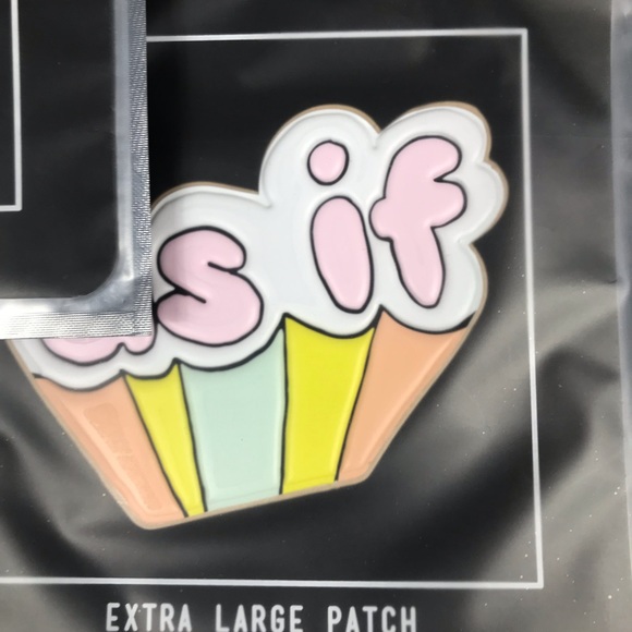 PATCHES - Picture 5 of 7